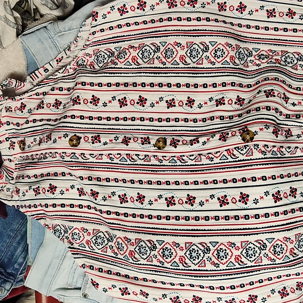 Cute shirt - Picture 3 of 3